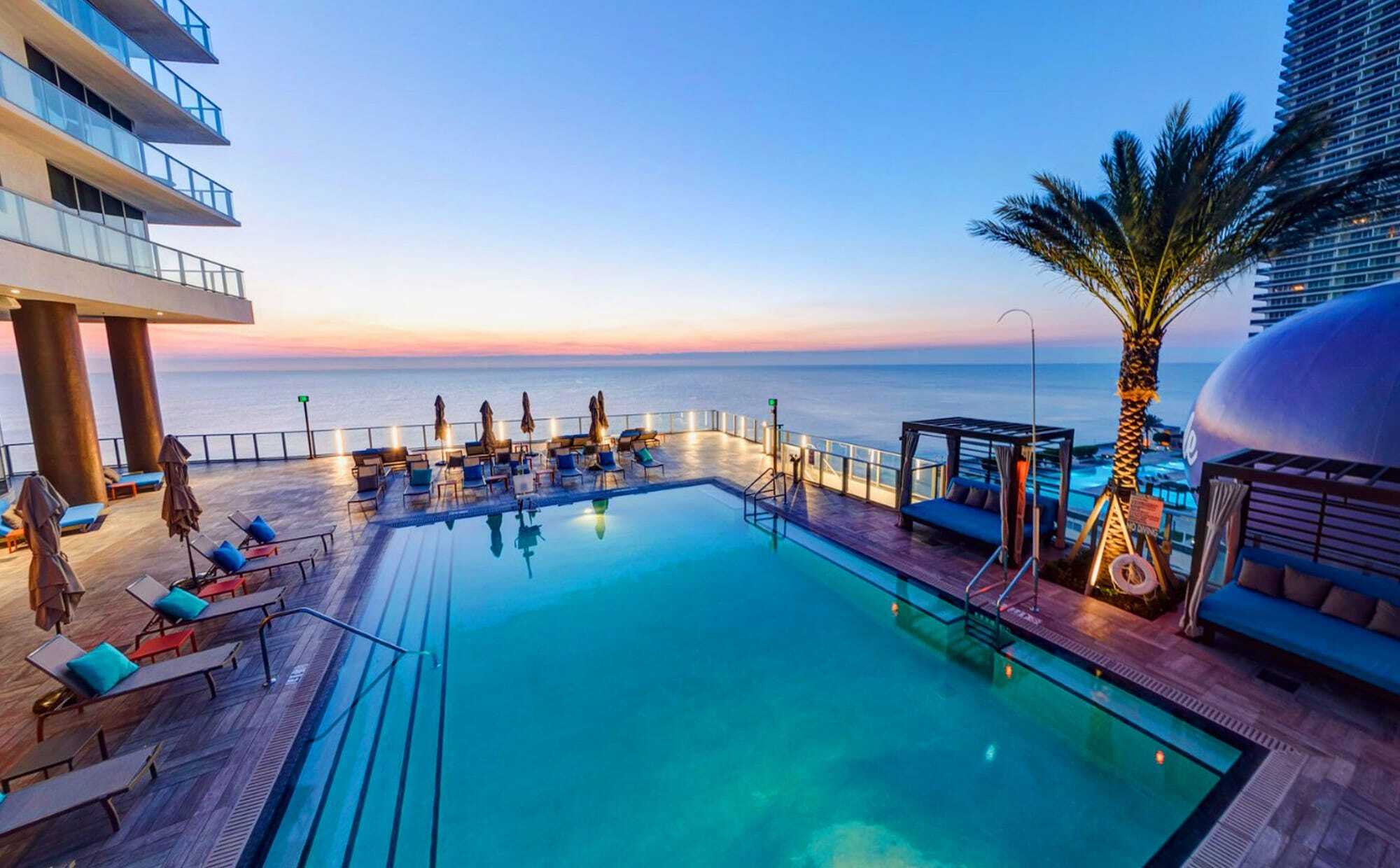 Luxury Beach Resort Hollywood Exterior photo